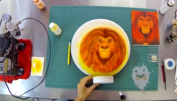 Maîtrisez l'Aérographe pour un Cake Design Époustouflant : Le Roi Lion par Laetitia Kessous & Cake Délice !